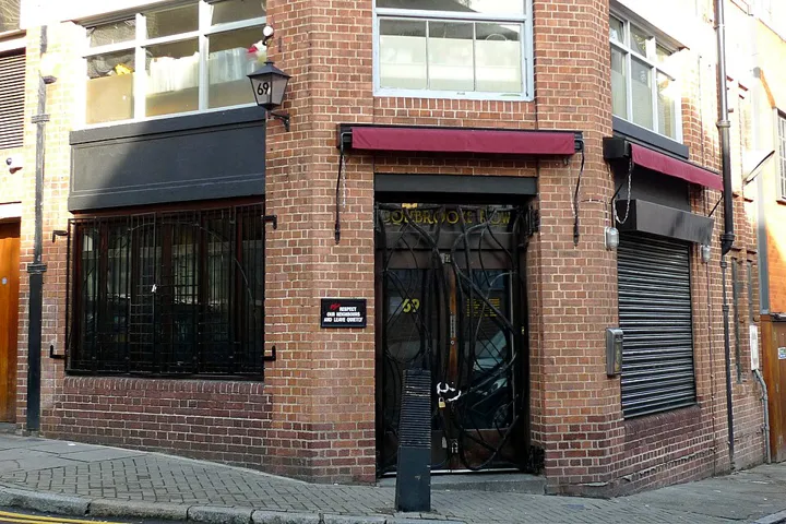 69 Colebrooke Row